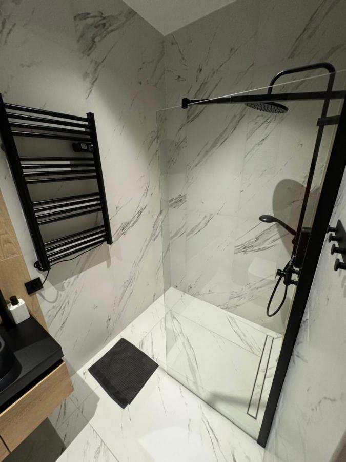 קטוביץ Chicago Apartment מראה חיצוני תמונה